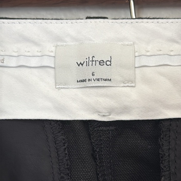 Wilfred Linen Blend Shorts - Picture 4 of 5